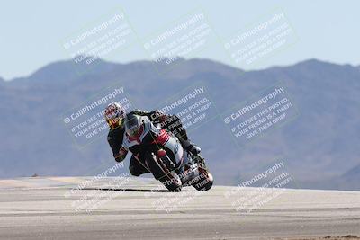 media/Oct-13-2025-Moto Forza (Mon) [[a66d839500]]/3-B Group/Session 4 (Turn 9)/